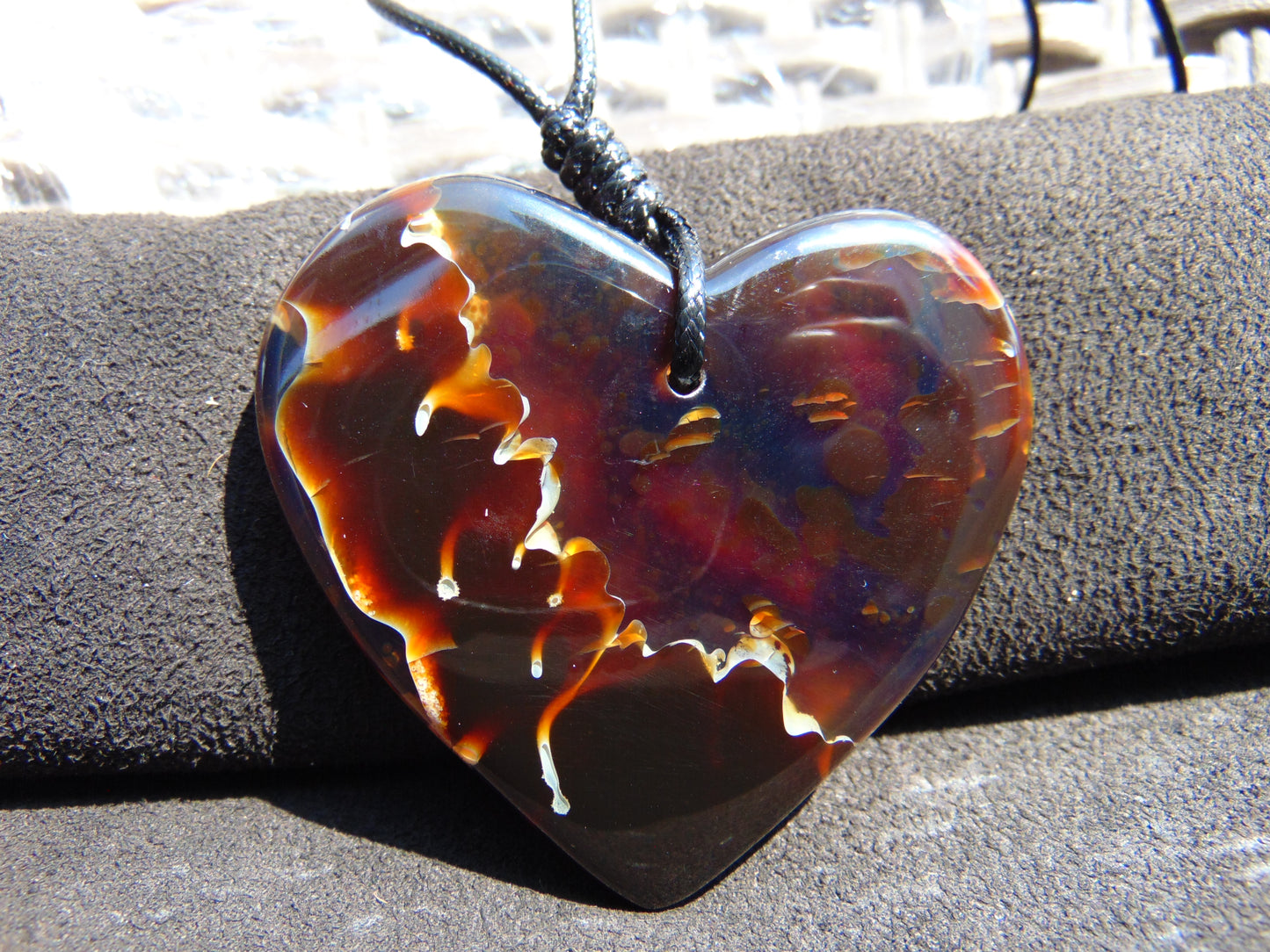 28 gram 61x51x12 mm Pendant Indonesian Amber for Healing 25Y24B