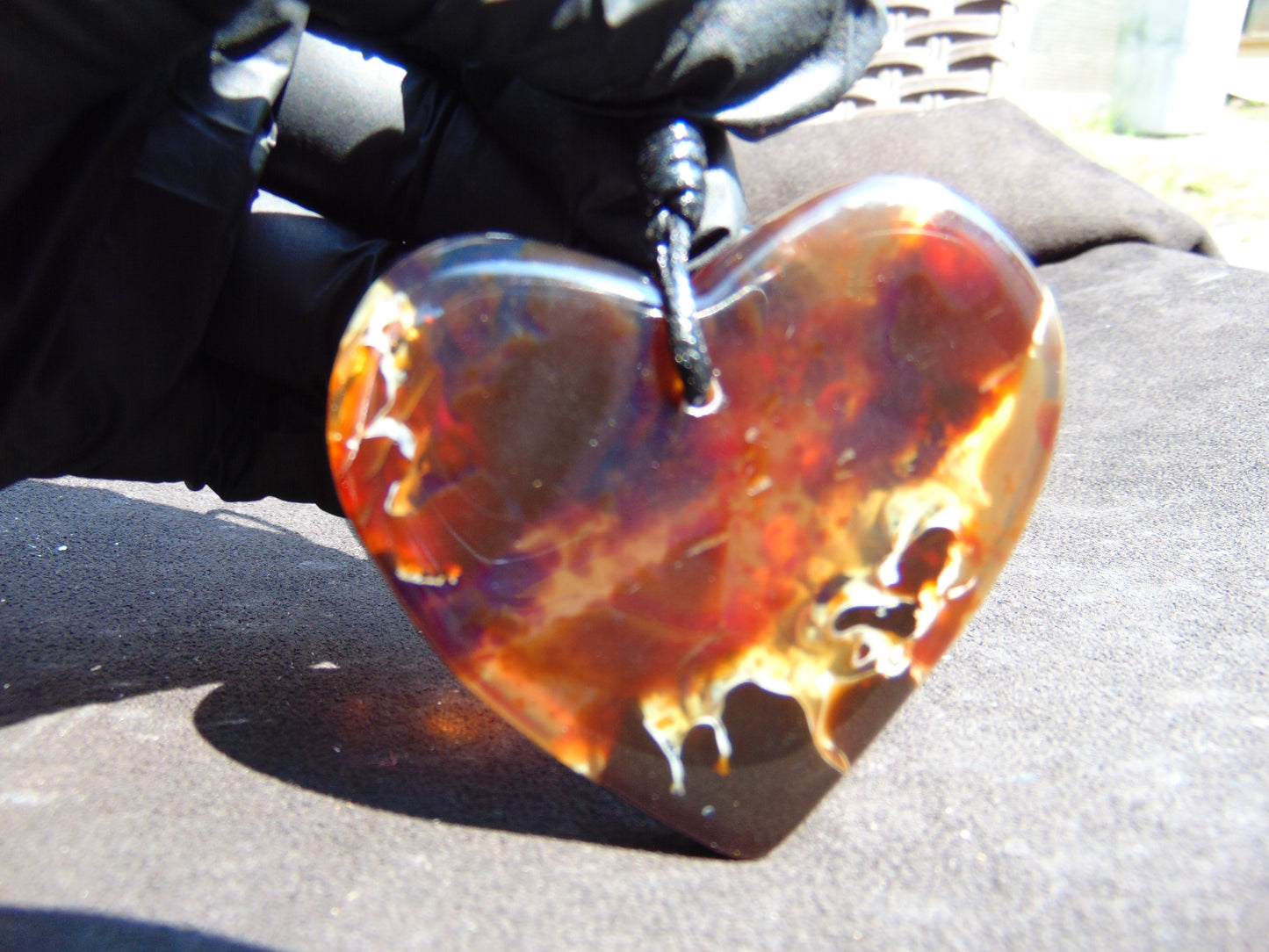 28 gram 61x51x12 mm Pendant Indonesian Amber for Healing 25Y24B