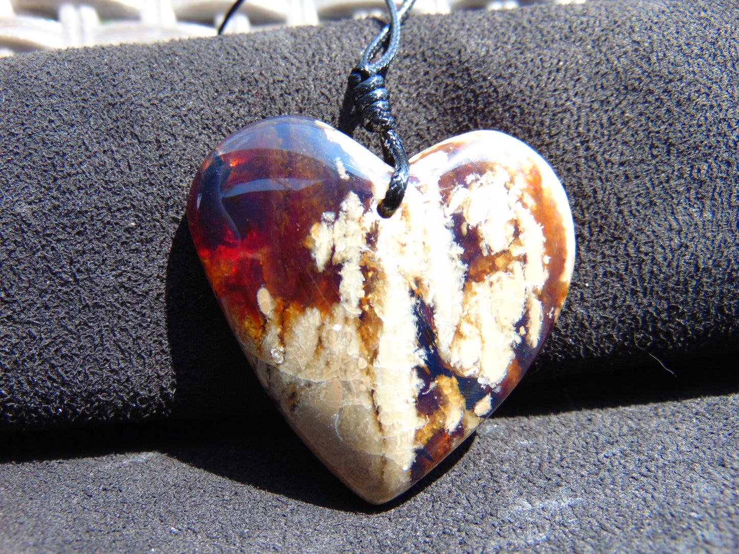 16 gram 45x40x15 mm Pendant Indonesian Amber for Healing 25Y23