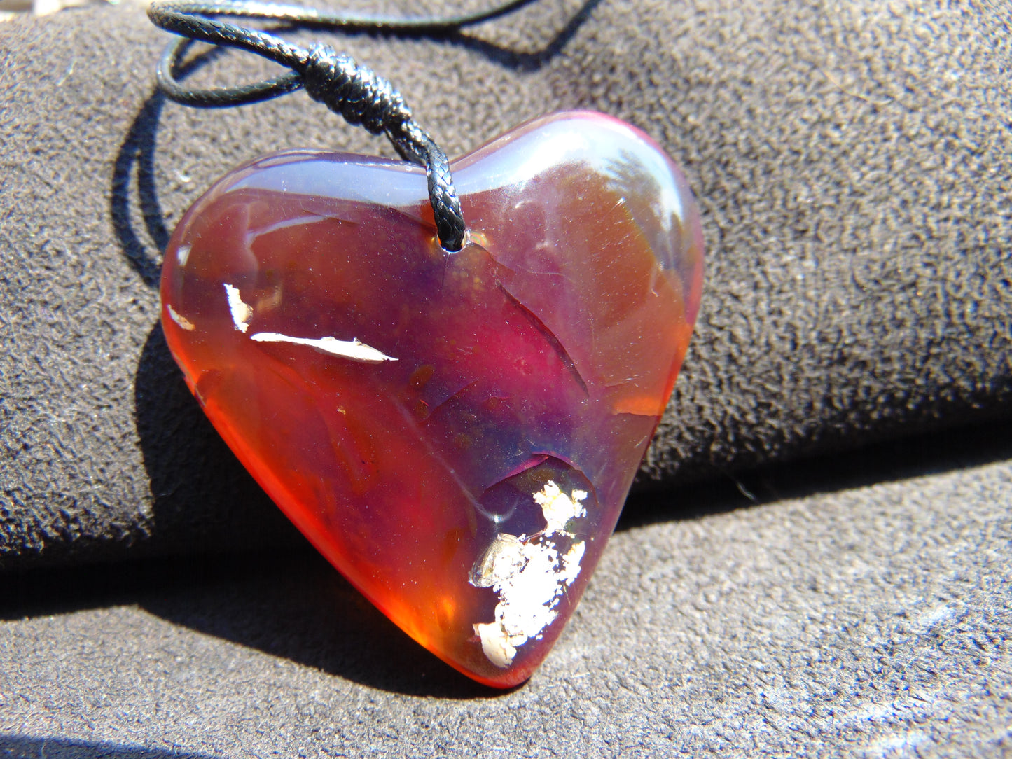 15 gram 43x41x17 mm Pendant Indonesian Amber for Healing 25N62