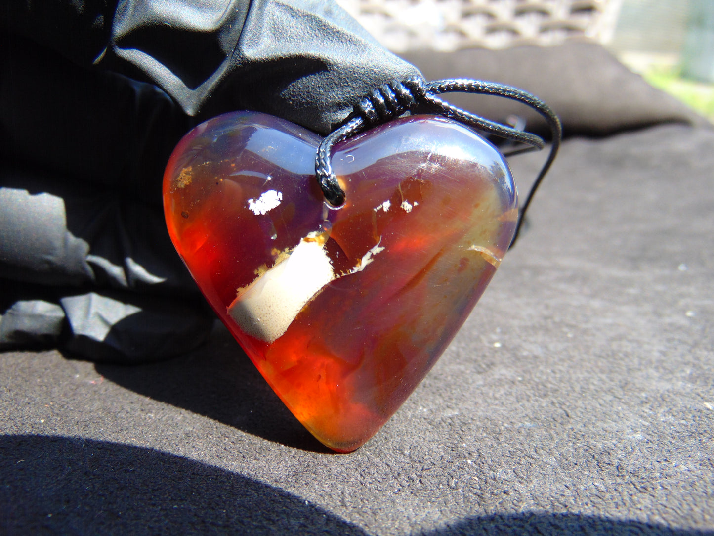 15 gram 43x41x17 mm Pendant Indonesian Amber for Healing 25N62