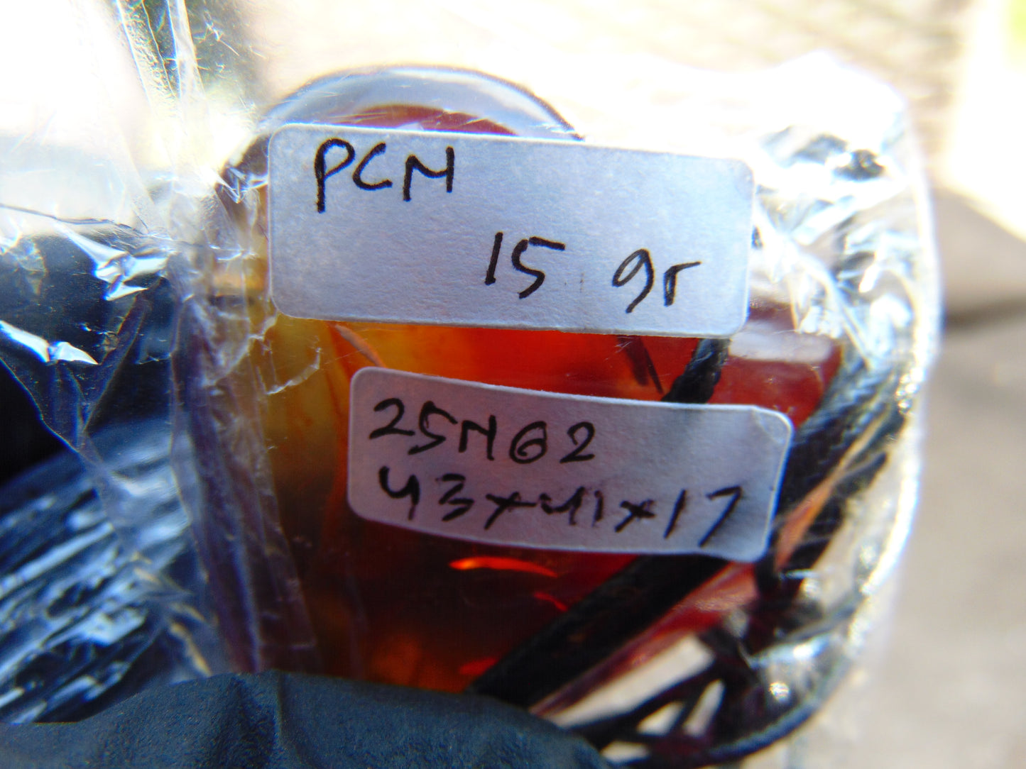 15 gram 43x41x17 mm Pendant Indonesian Amber for Healing 25N62