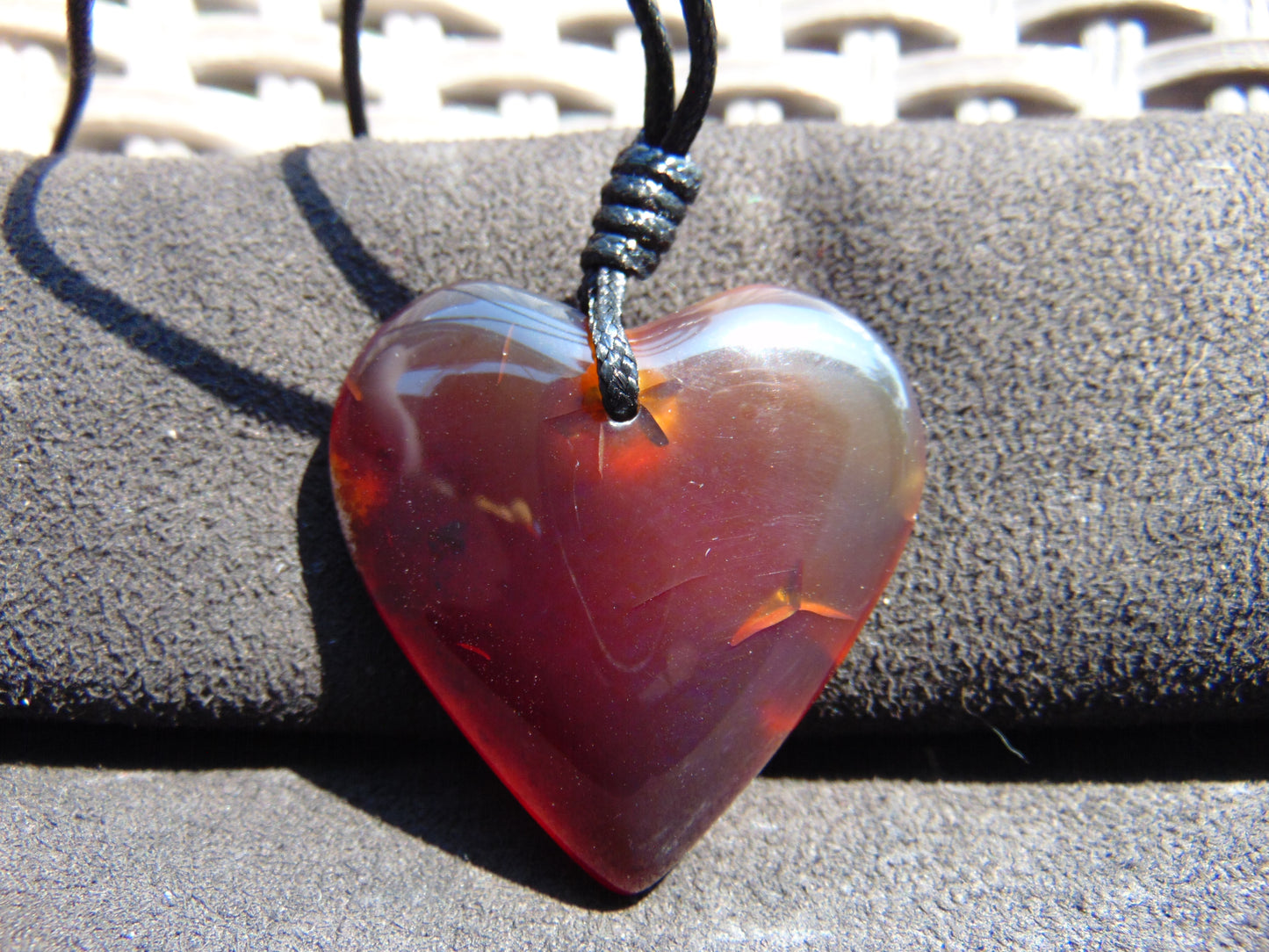 17 gram 47x44x13 mm Pendant Indonesian Amber for Healing 25N57
