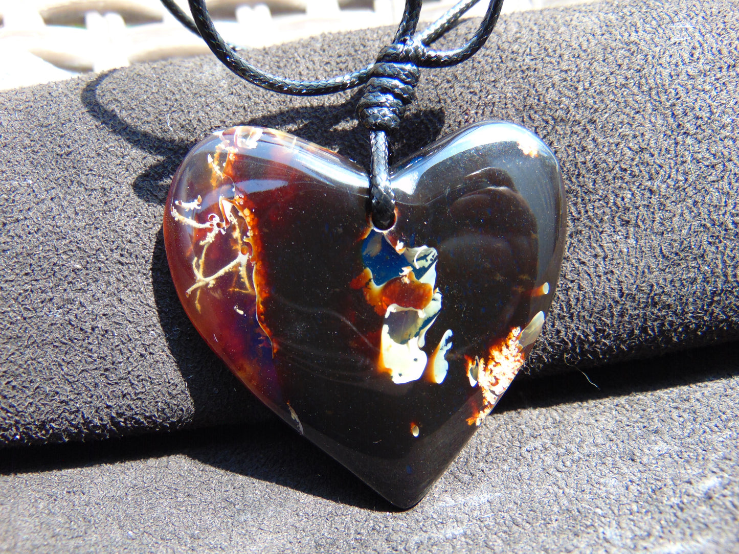 17 gram 50x44x13 mm Pendant Indonesian Amber for Healing 25Y27A