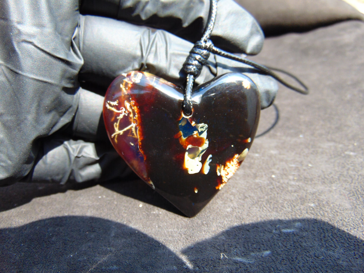 17 gram 50x44x13 mm Pendant Indonesian Amber for Healing 25Y27A