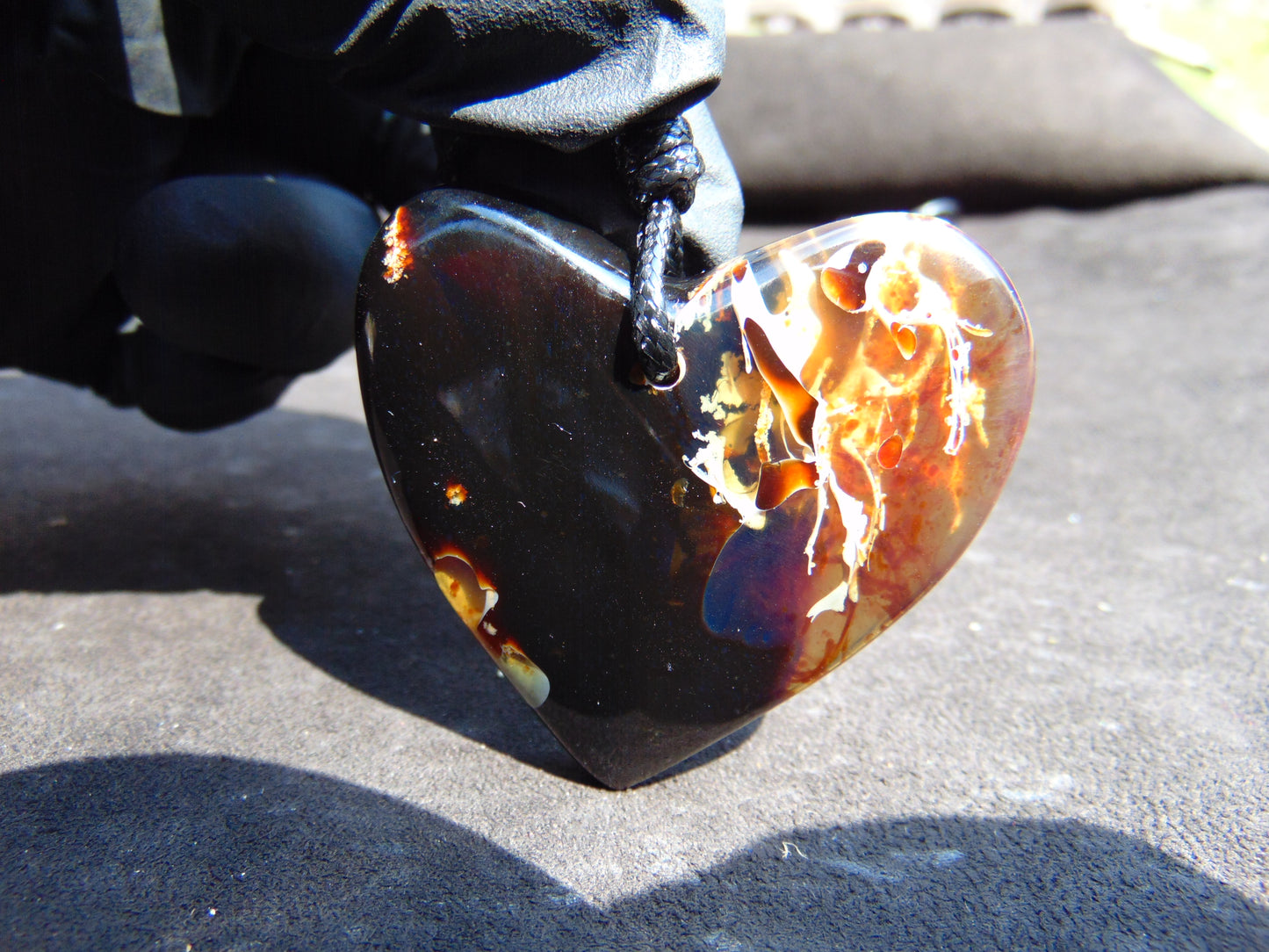 17 gram 50x44x13 mm Pendant Indonesian Amber for Healing 25Y27A