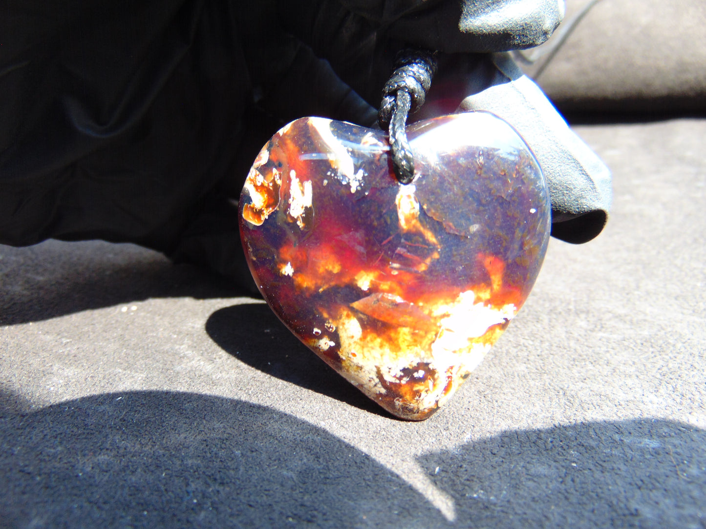 18 gram 43x43x18 mm Pendant Indonesian Amber for Healing 25Y28