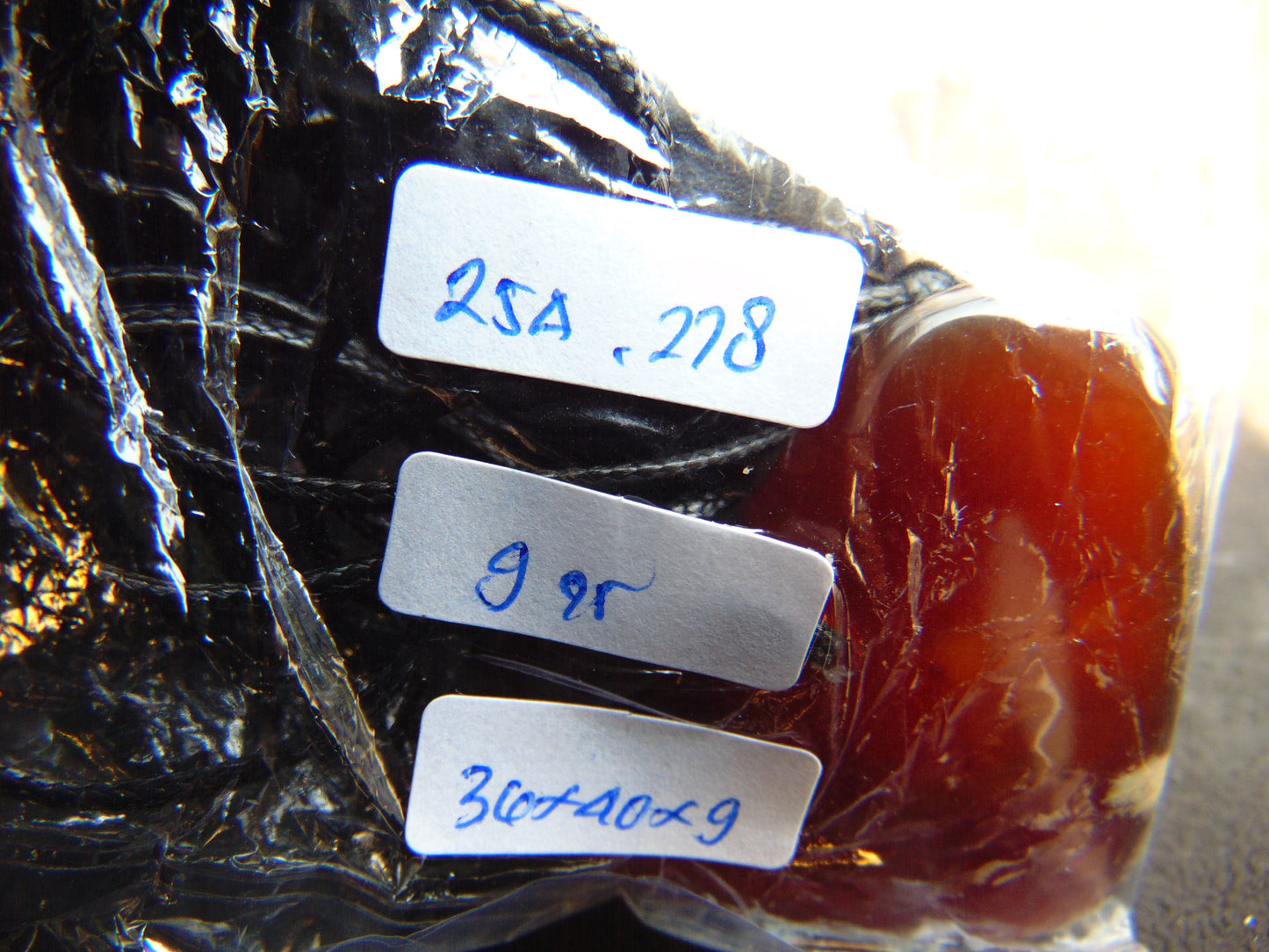 9 gr Heart Pendant Indonesian Amber for Healing 25A278