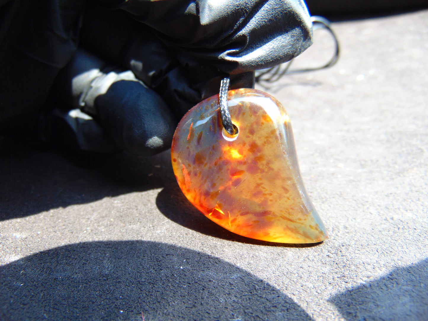 8 gram 40x18x12 mm Pendant Indonesian Amber for Healing 25Y39