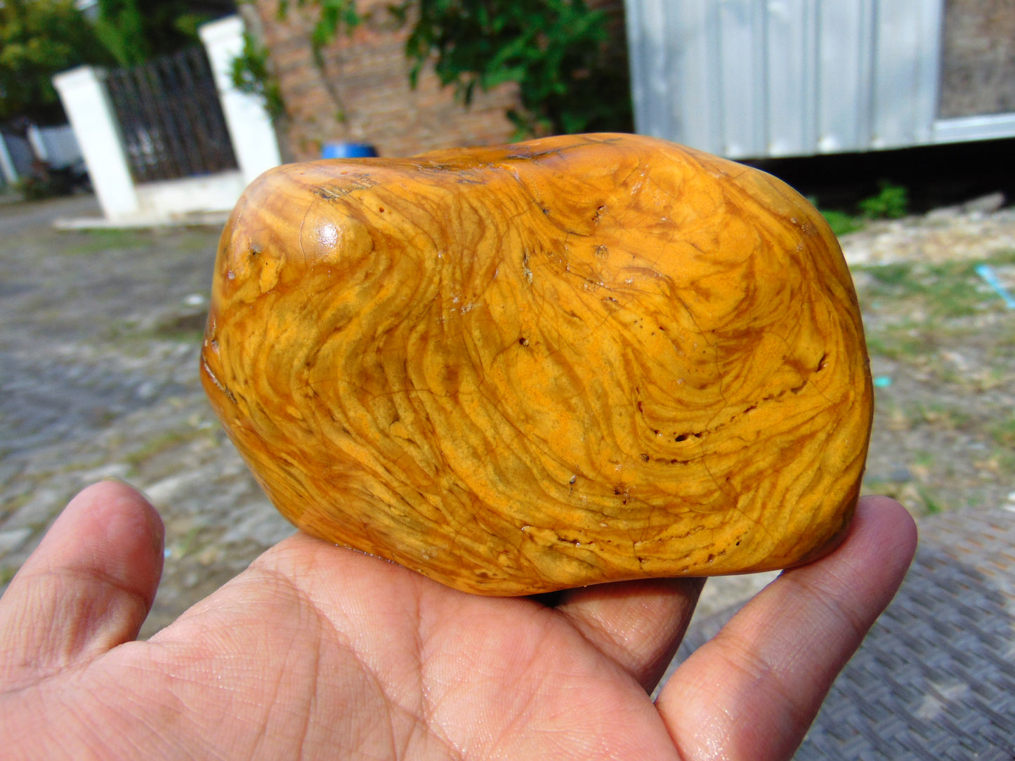274 gram Polished Indonesia Yellow Fragrance Amber for Healing FK7