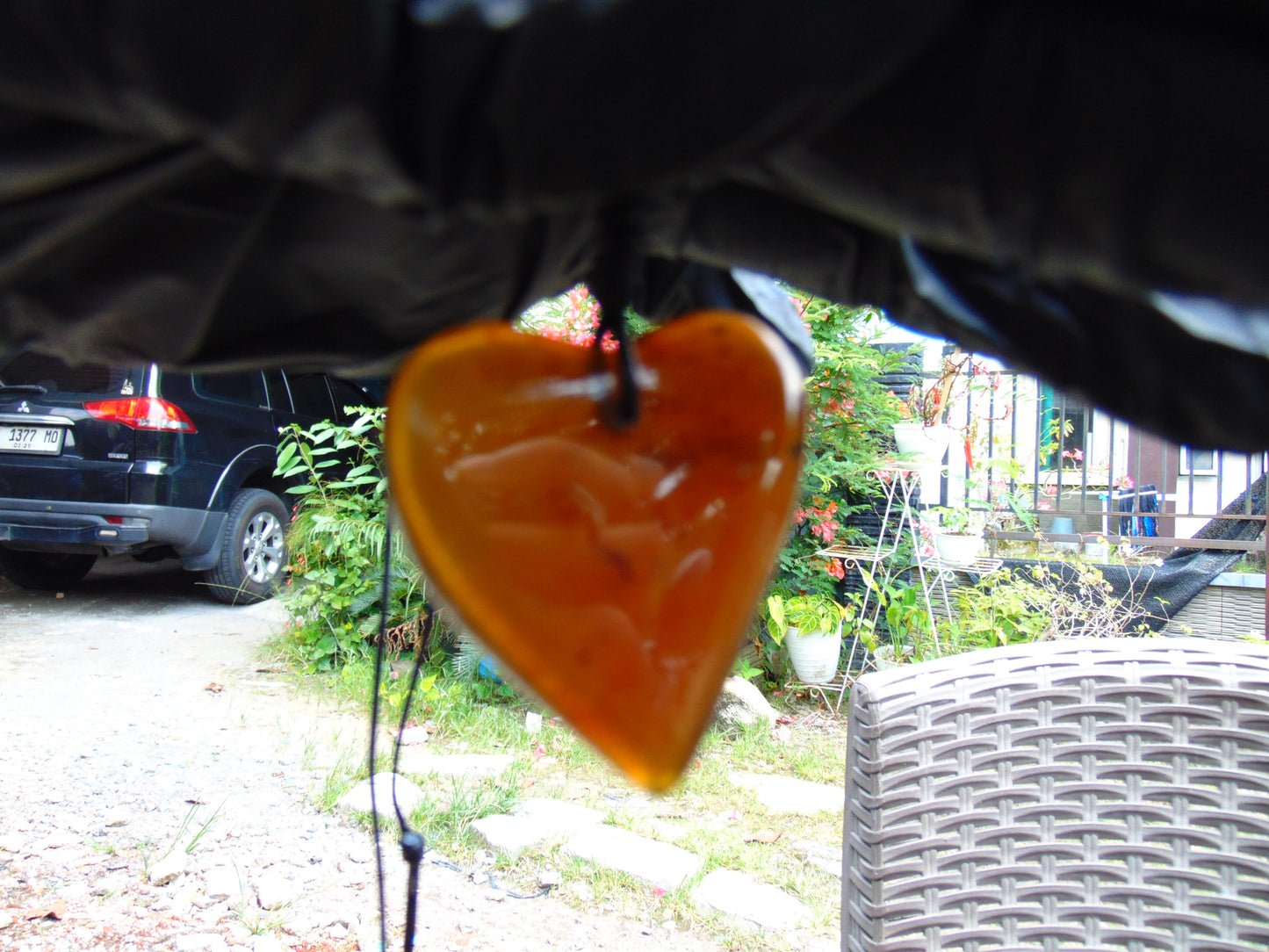 6  gr Heart Pendant Indonesian Red  Amber for Healing 25Y377