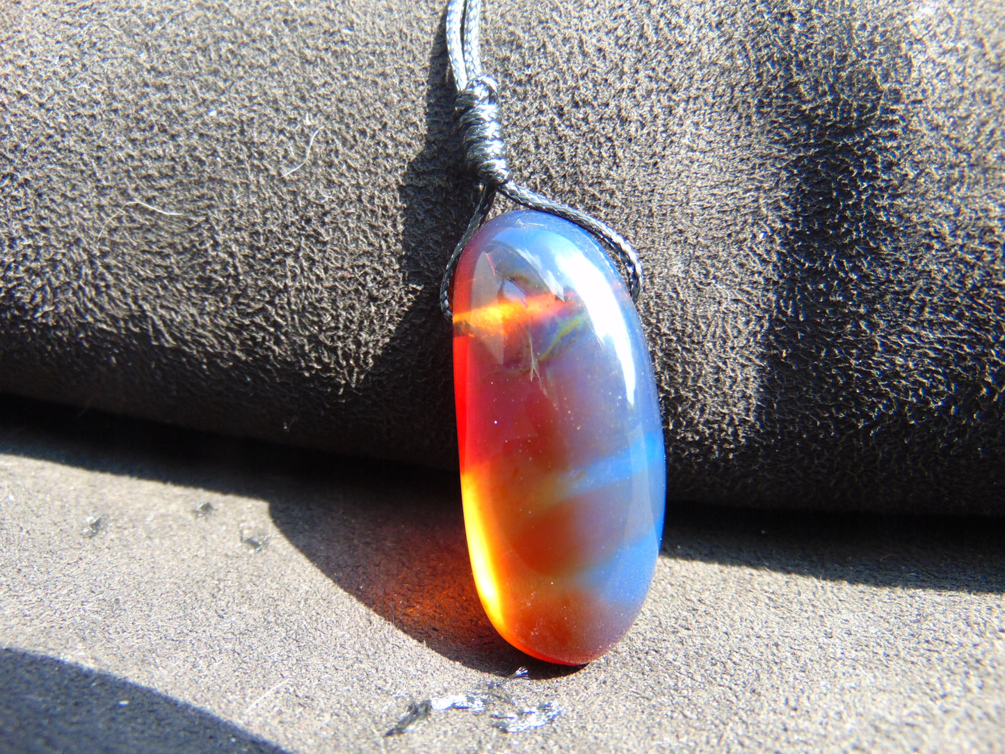 8 gr Pendant 40x17x18 mm Indonesian blue Amber for Healing PBY108