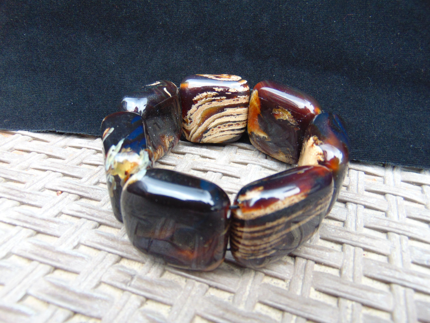 107 gr 7 Square Beads Bangle Indonesian Black Blue Amber for Healing 26BE10