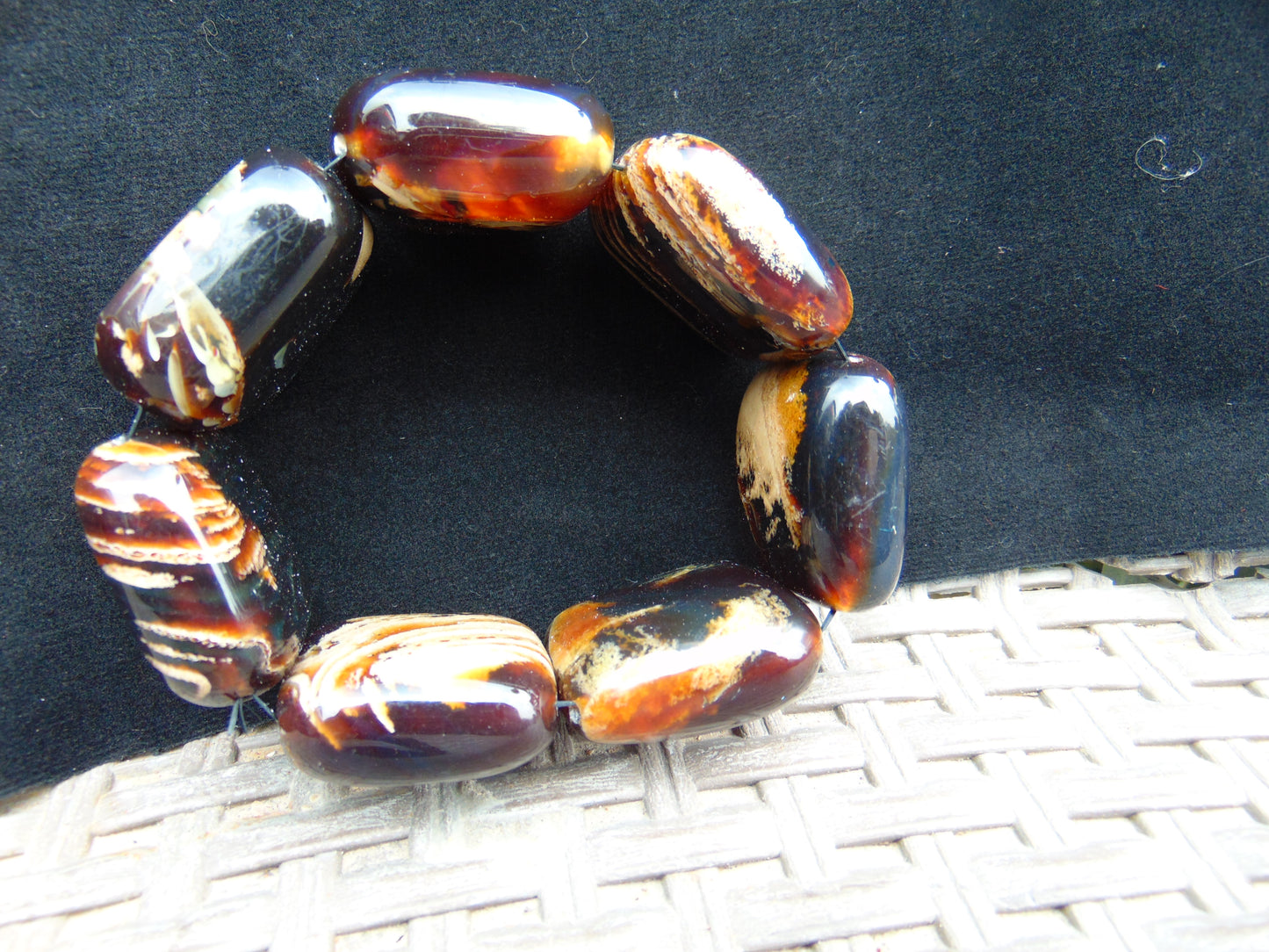 107 gr 7 Square Beads Bangle Indonesian Black Blue Amber for Healing 26BE10