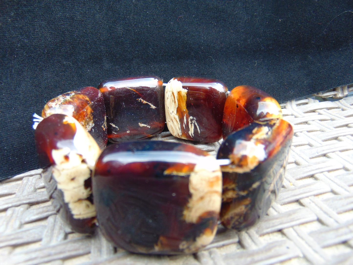 105 gr 7 Square Beads Bangle Indonesian Amber for Healing 26BE23