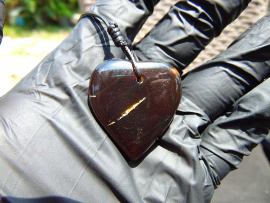 8 gr Heart Pendant Indonesian Amber for Healing 25Y382