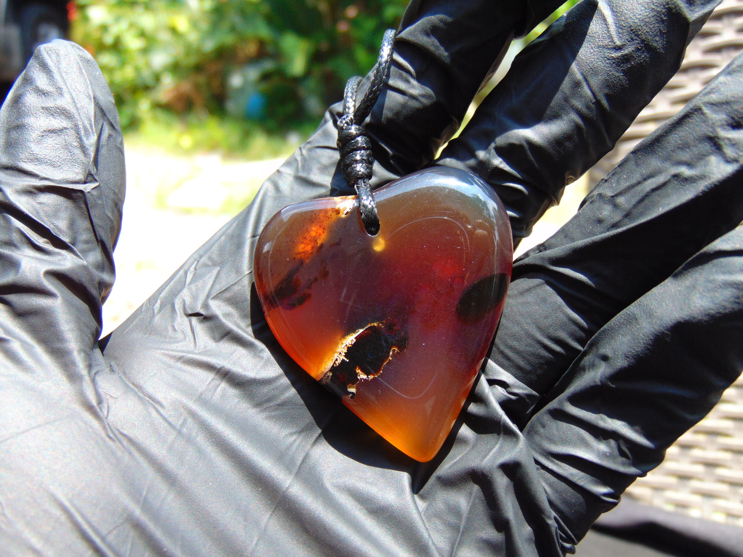 15 gr Heart Pendant Indonesian Amber for Healing 25Y379