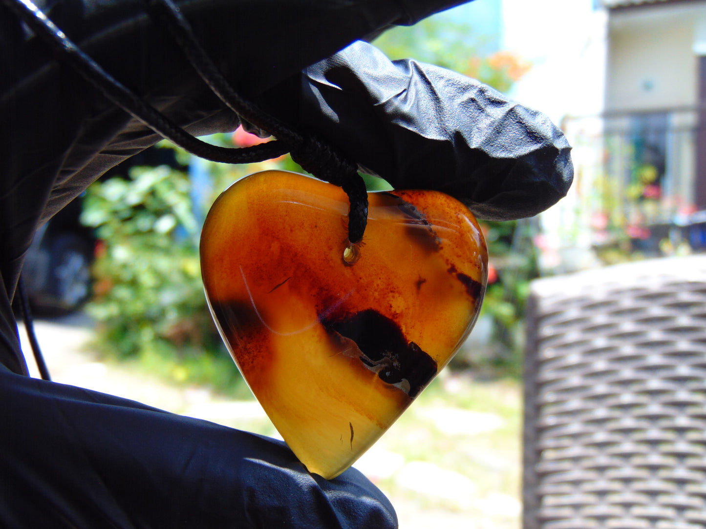 15 gr Heart Pendant Indonesian Amber for Healing 25Y379