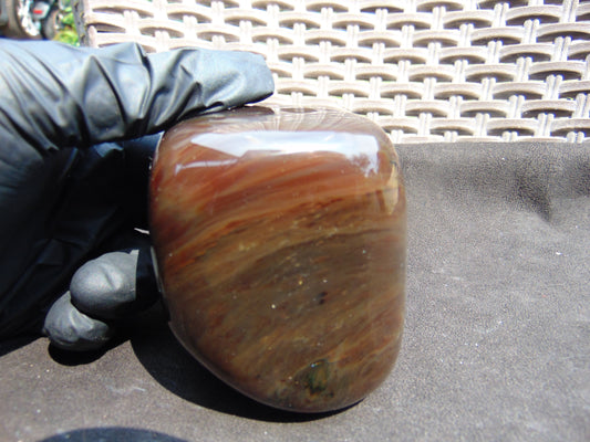 274 gram polished stone 84X66X68 Indonesian Amber for Healing 25N71
