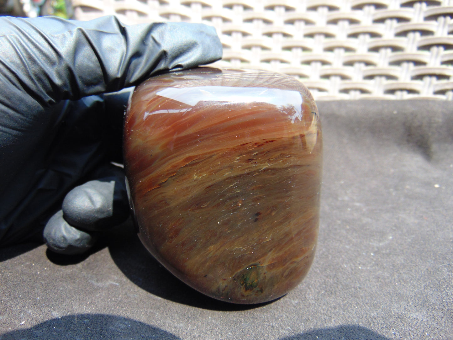 274 gram polished stone 84X66X68 Indonesian Amber for Healing 25N71