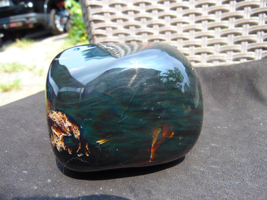 442 gram polished stone 97x83x83 Indonesian for Healing 25Y132