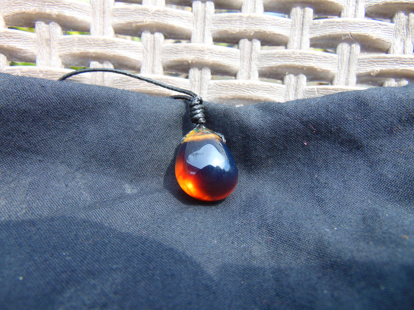 3 gram Pendant Indonesian Blue Red Amber for Healing 25Y373