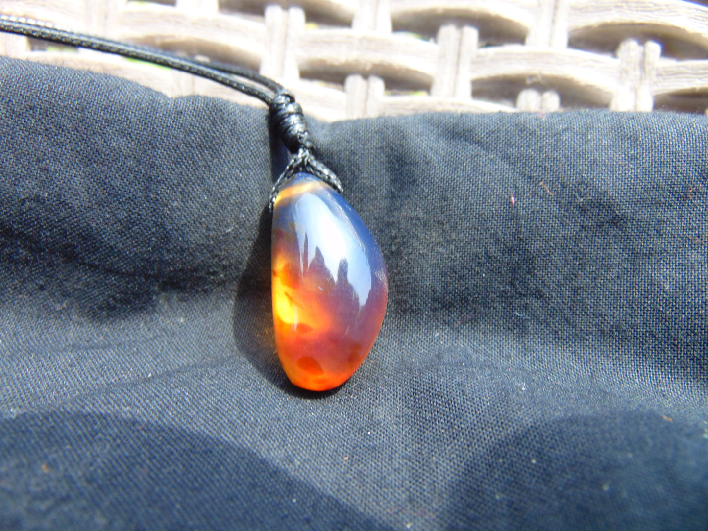 4 gram Pendant Indonesian CrystalBlue Amber for Healing 25Y353