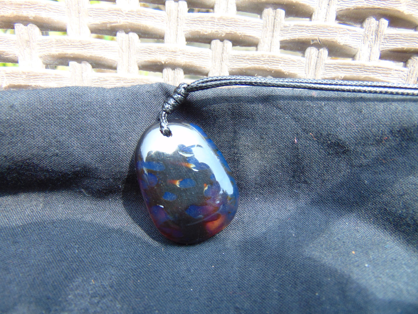 6 gram Pendant Indonesian Blue Red Amber for Healing 25Y352