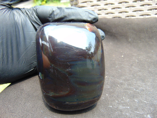 260 gram polished stone 86x73x61 Indonesian for Healing 25N172