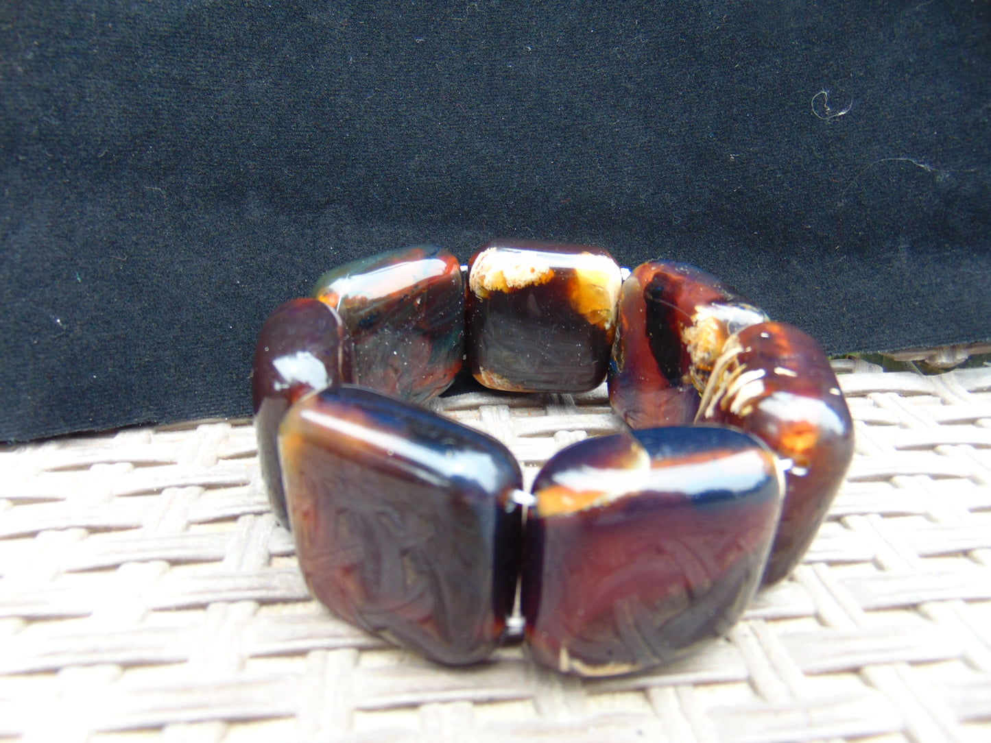 115 gr 7 Square Beads Bangle Indonesian Amber for Healing 26BE4