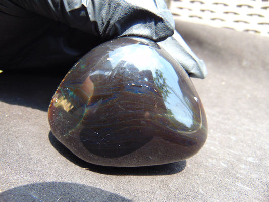 98 gr Polished Stone 67x57x45 Indonesian Blue Amber for Healing 25Y100