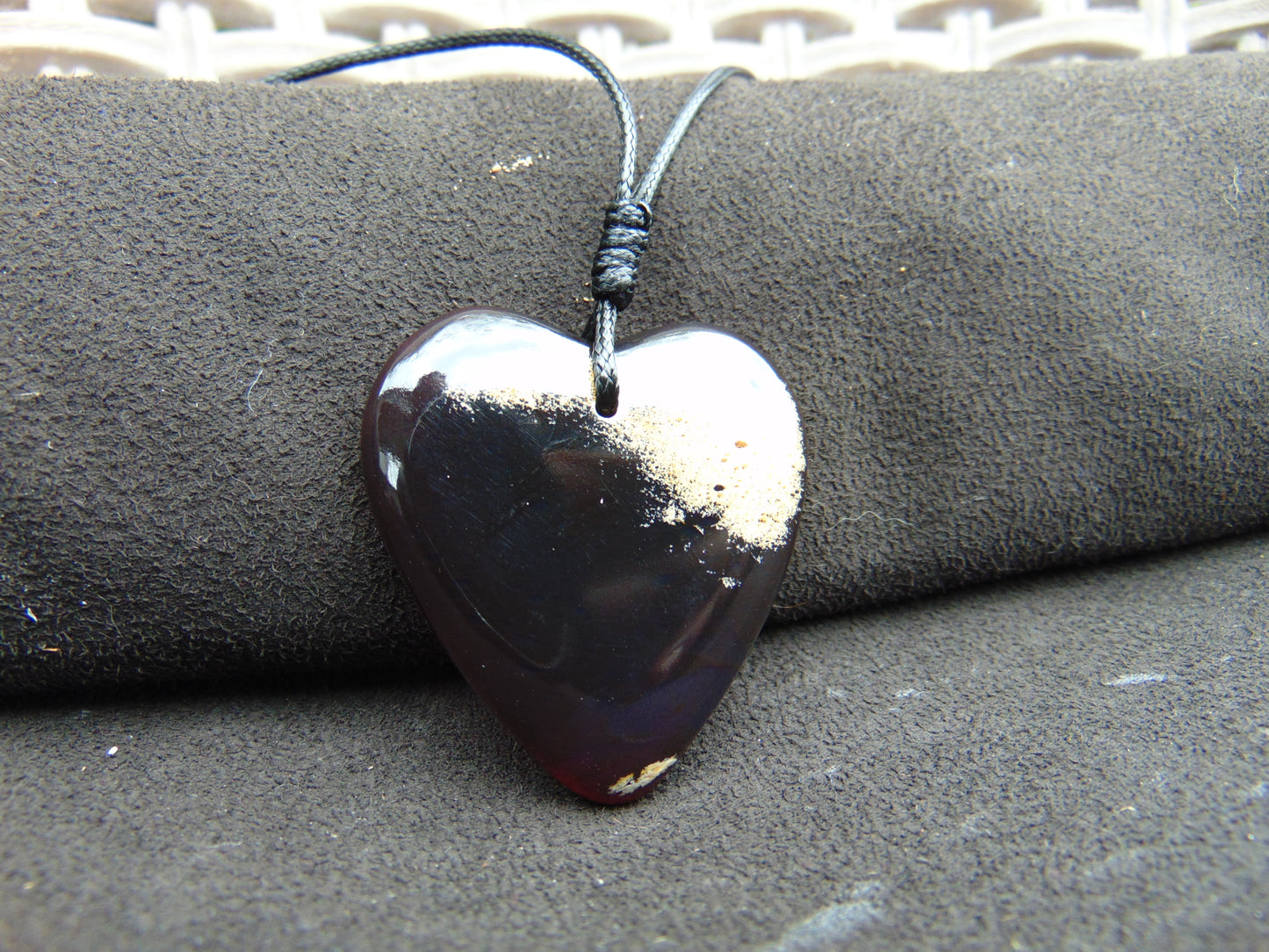 9 gr Heart Pendant Indonesian Amber for Healing 25N190