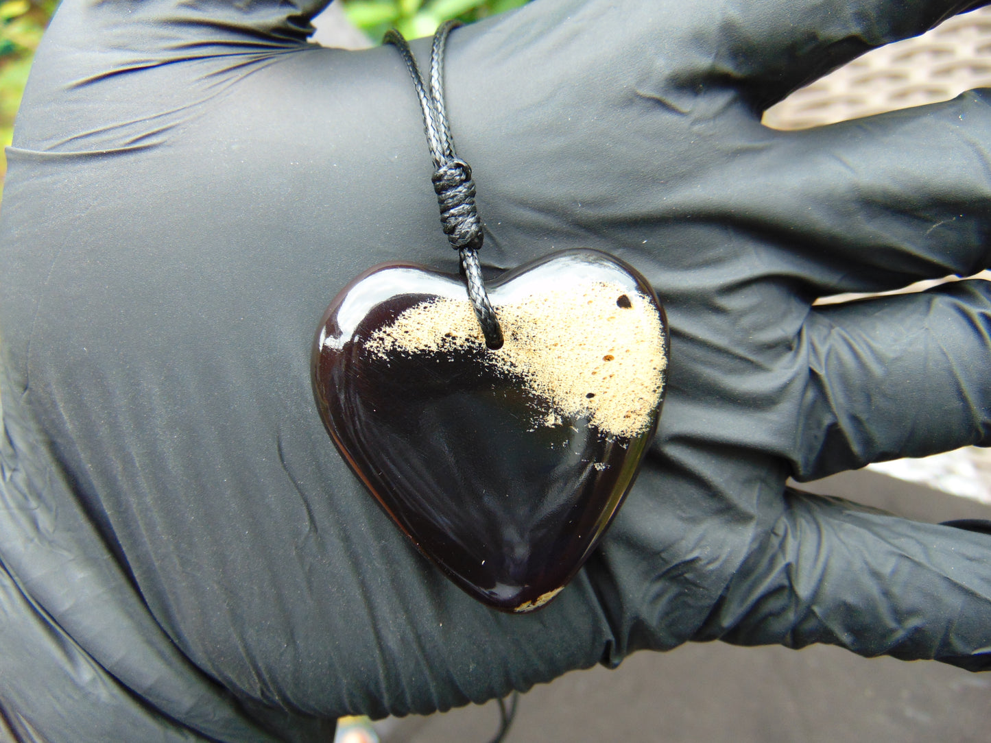 9 gr Heart Pendant Indonesian Amber for Healing 25N190