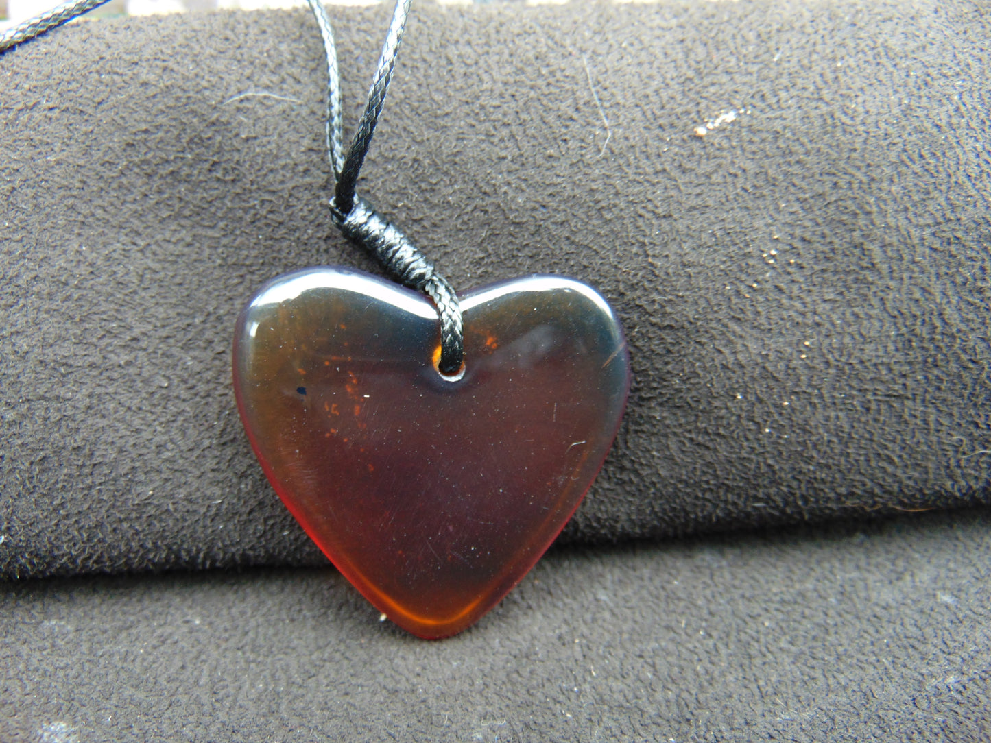 6 gr Heart Pendant Indonesian Red  Amber for Healing 25N223