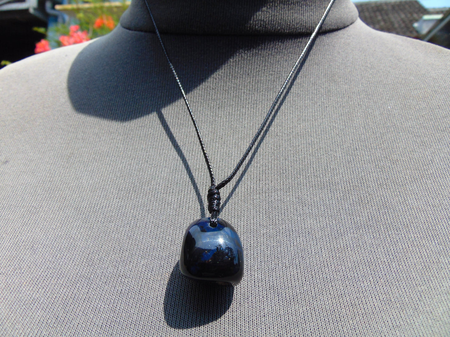 4 gram Pendant Indonesian black blue Amber for Healing 26A160
