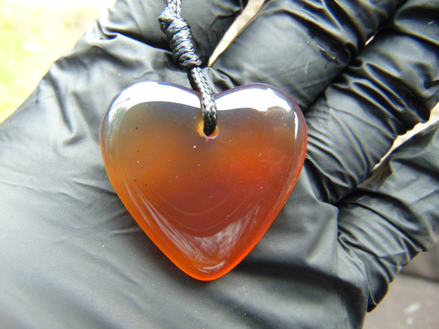 8 gr Heart Pendant Indonesian Amber for Healing 25N216