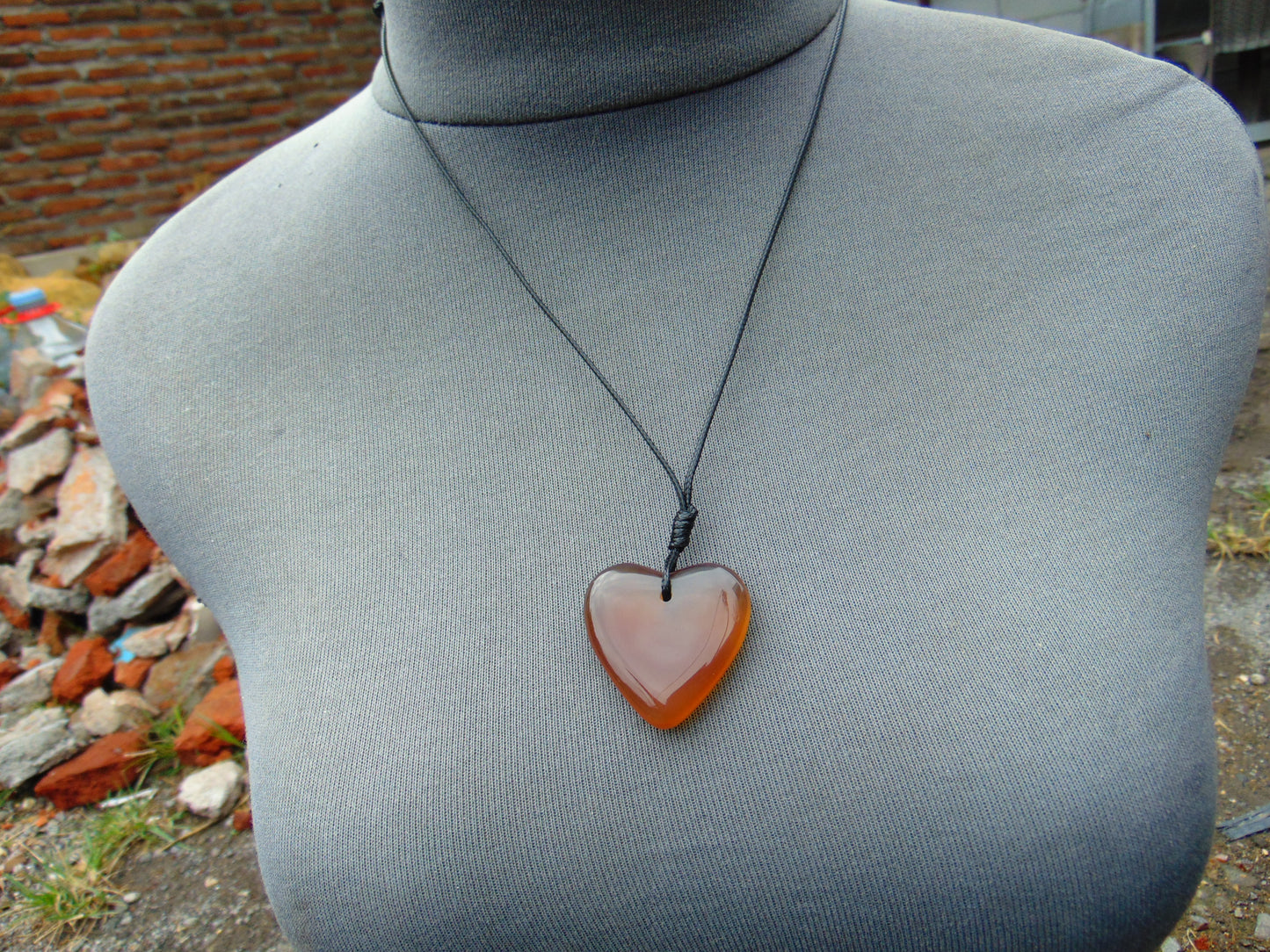 8 gr Heart Pendant Indonesian Amber for Healing 25N216