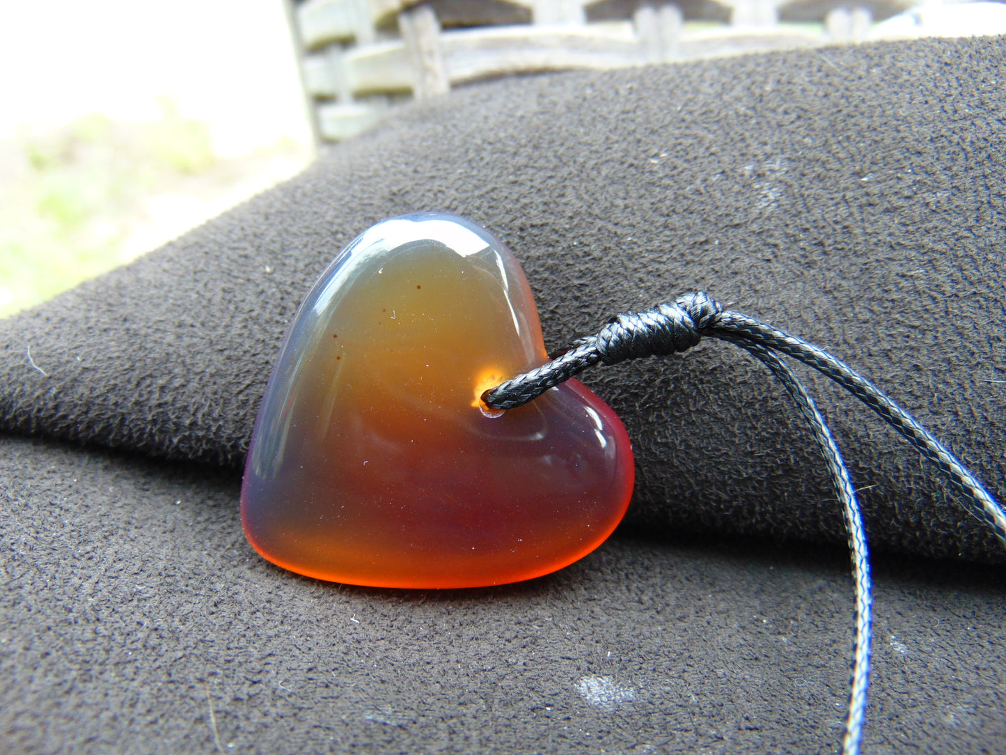 8 gr Heart Pendant Indonesian Amber for Healing 25N216