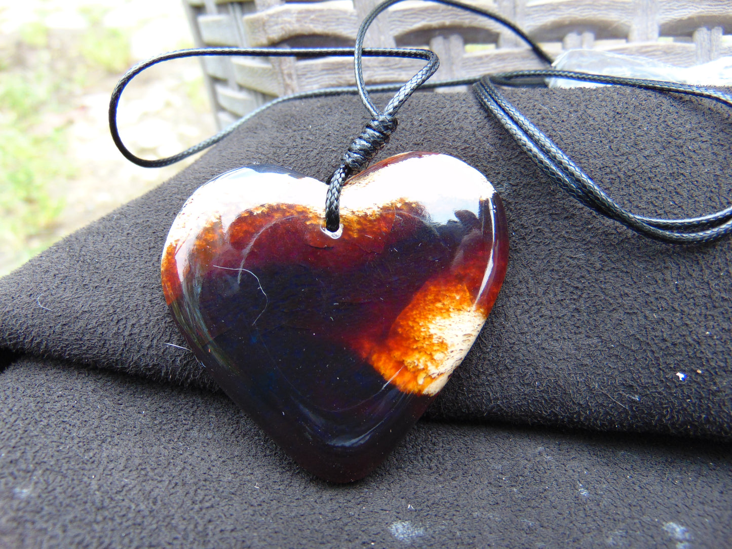 17 gr Heart Pendant Indonesian Amber for Healing 25N201