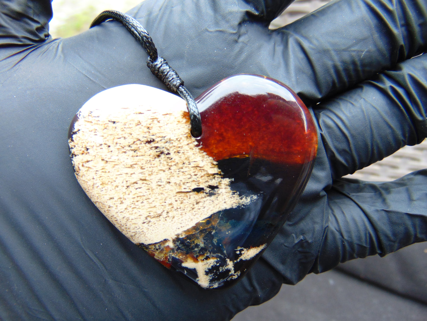 17 gr Heart Pendant Indonesian Amber for Healing 25N201