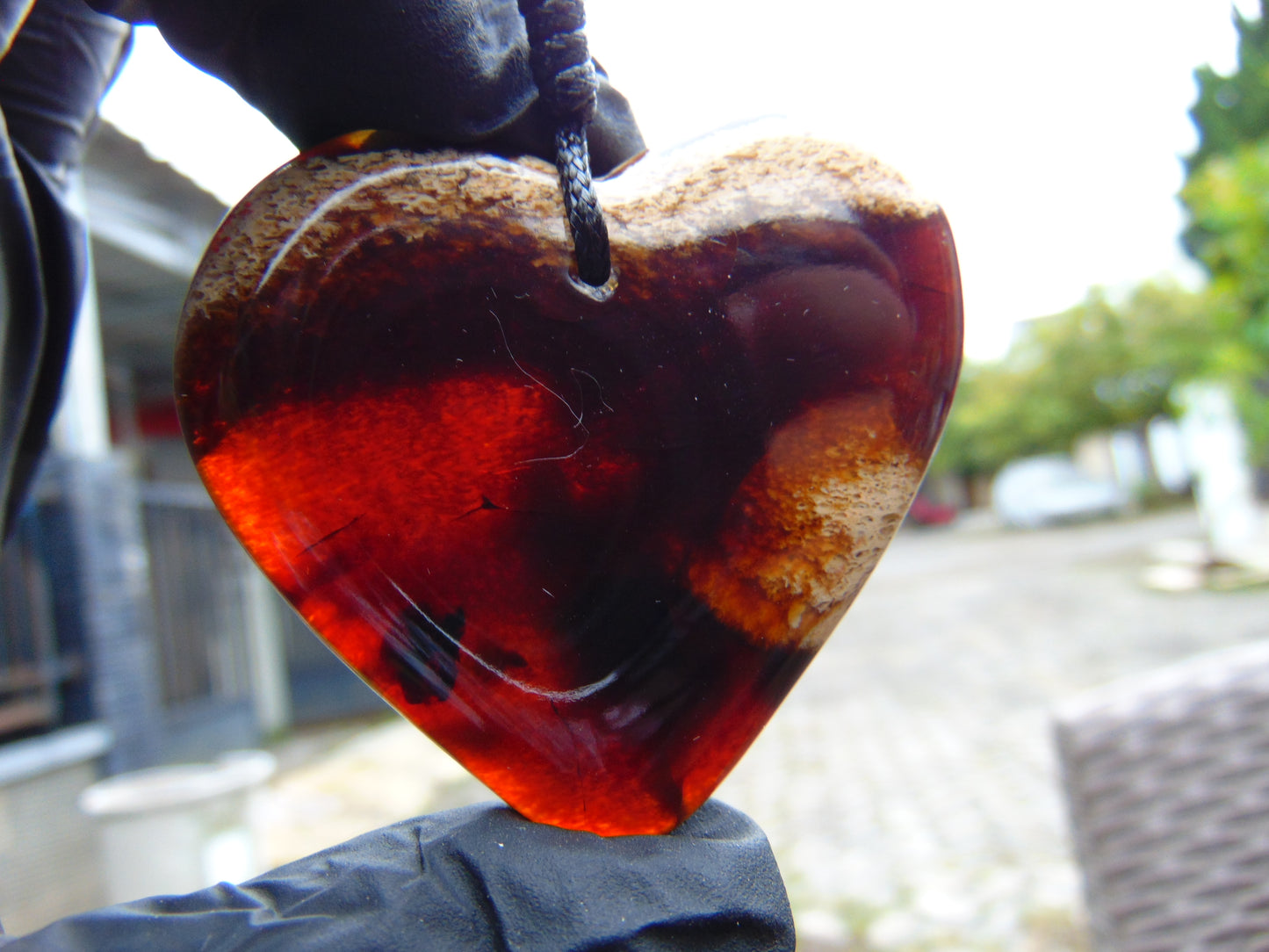 17 gr Heart Pendant Indonesian Amber for Healing 25N201
