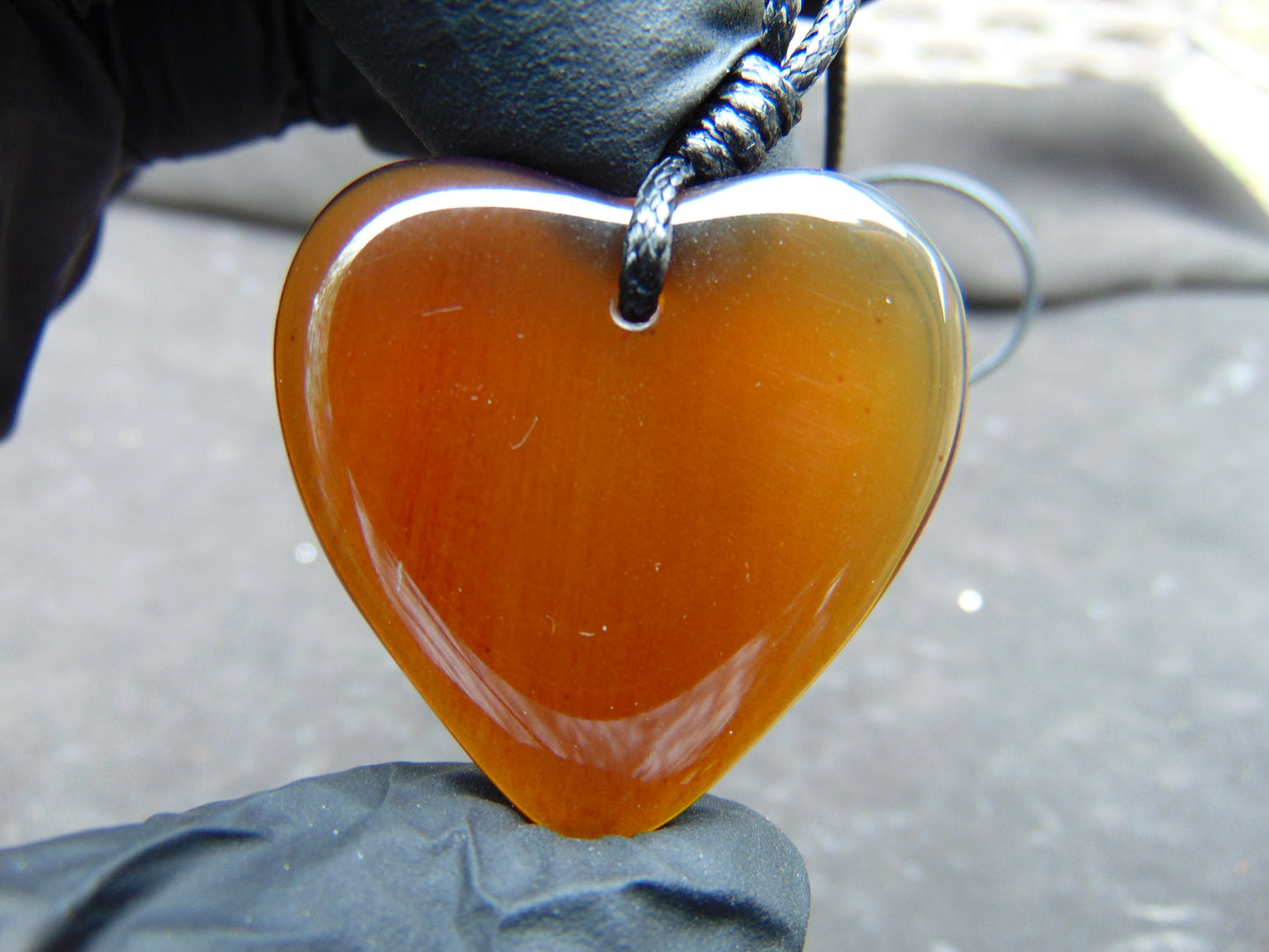 4 gr Heart Pendant Indonesian Amber for Healing 25N193