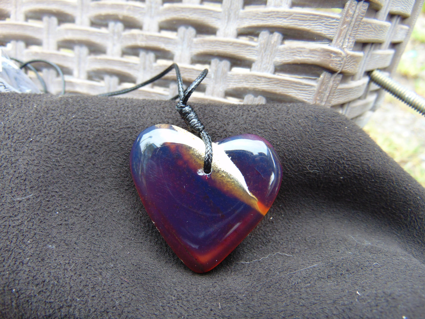 10 gr Heart Pendant Indonesian Blue Amber for Healing 25N197