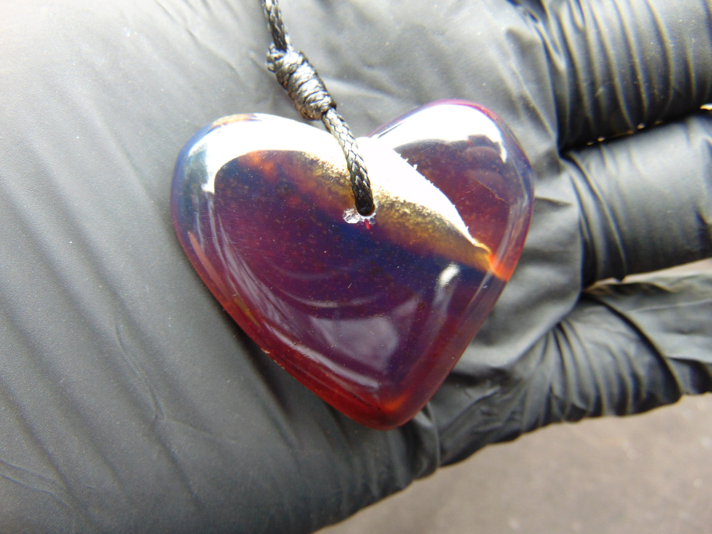 10 gr Heart Pendant Indonesian Blue Amber for Healing 25N197