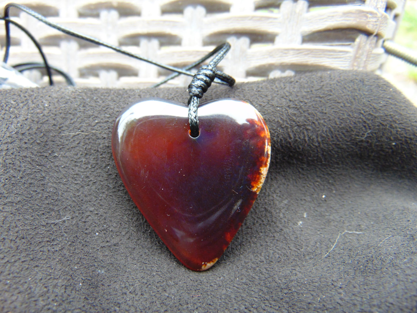 5 gr Heart Pendant Indonesian Amber for Healing 25N239