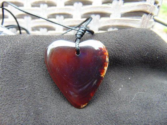 5 gr Heart Pendant Indonesian Amber for Healing 25N239