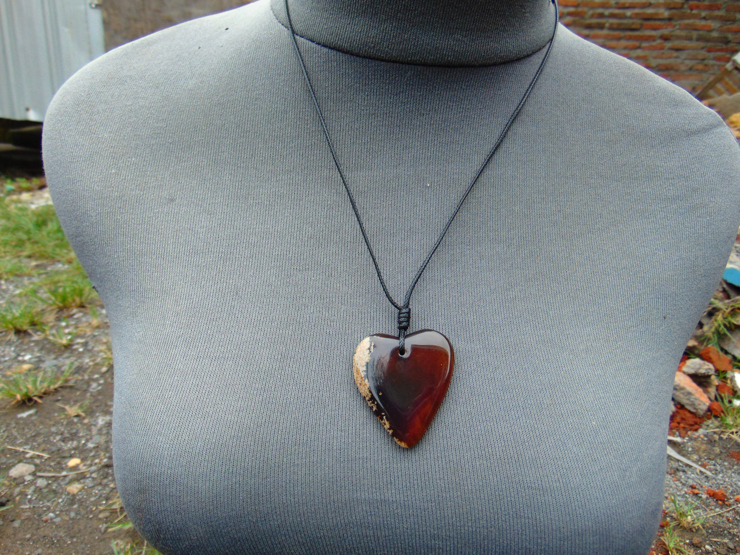 5 gr Heart Pendant Indonesian Amber for Healing 25N239