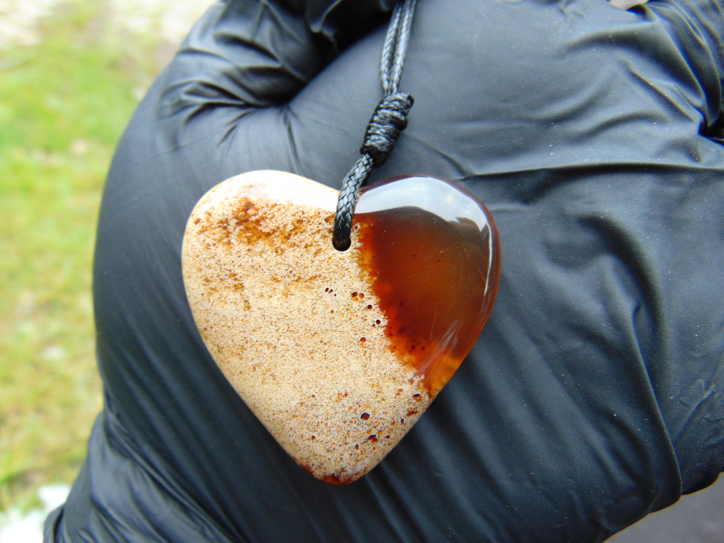 8 gr Heart Pendant Indonesian Amber for Healing 25N180