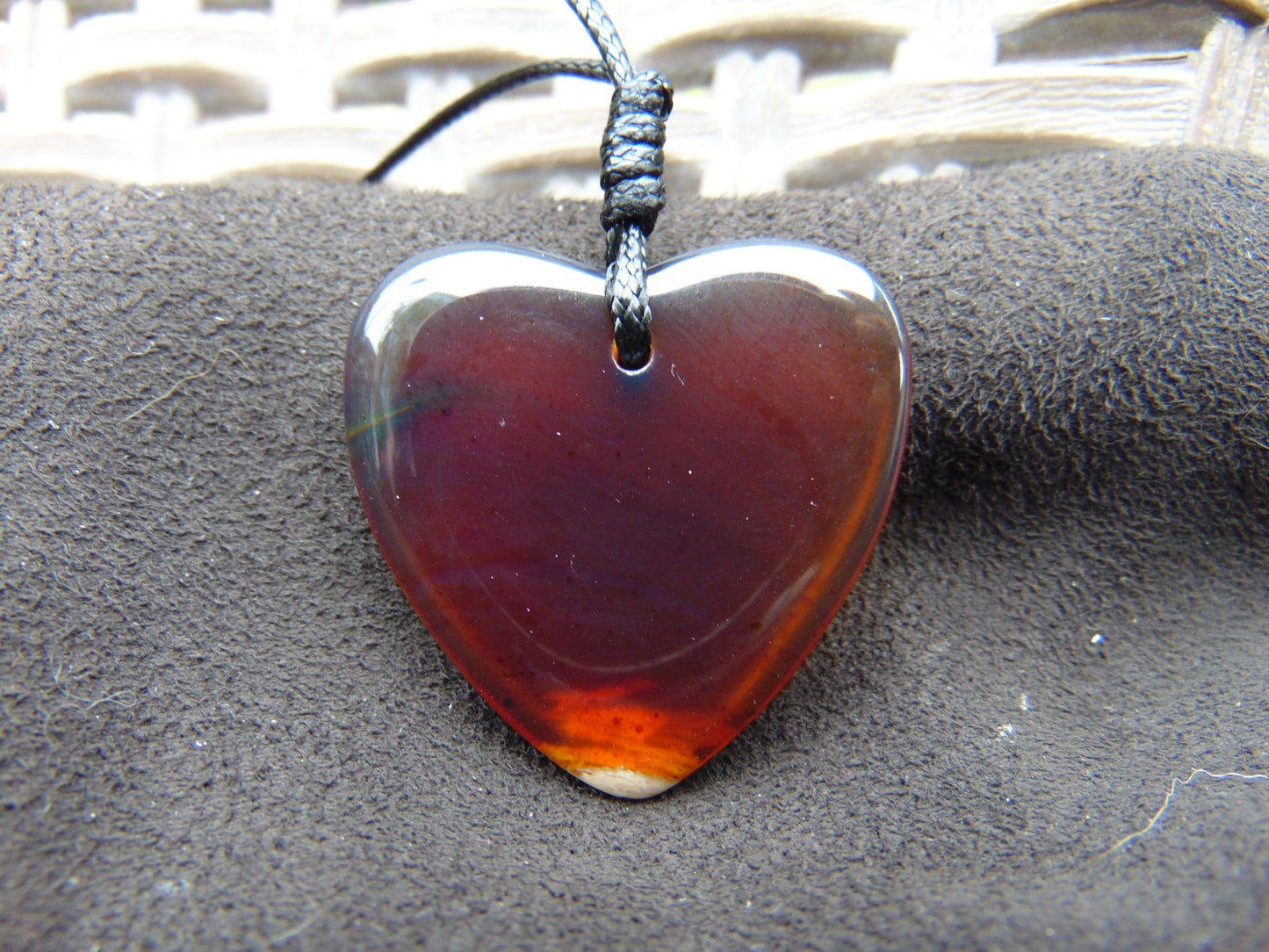 4 gr Heart Pendant Indonesian Amber for Healing 25N206