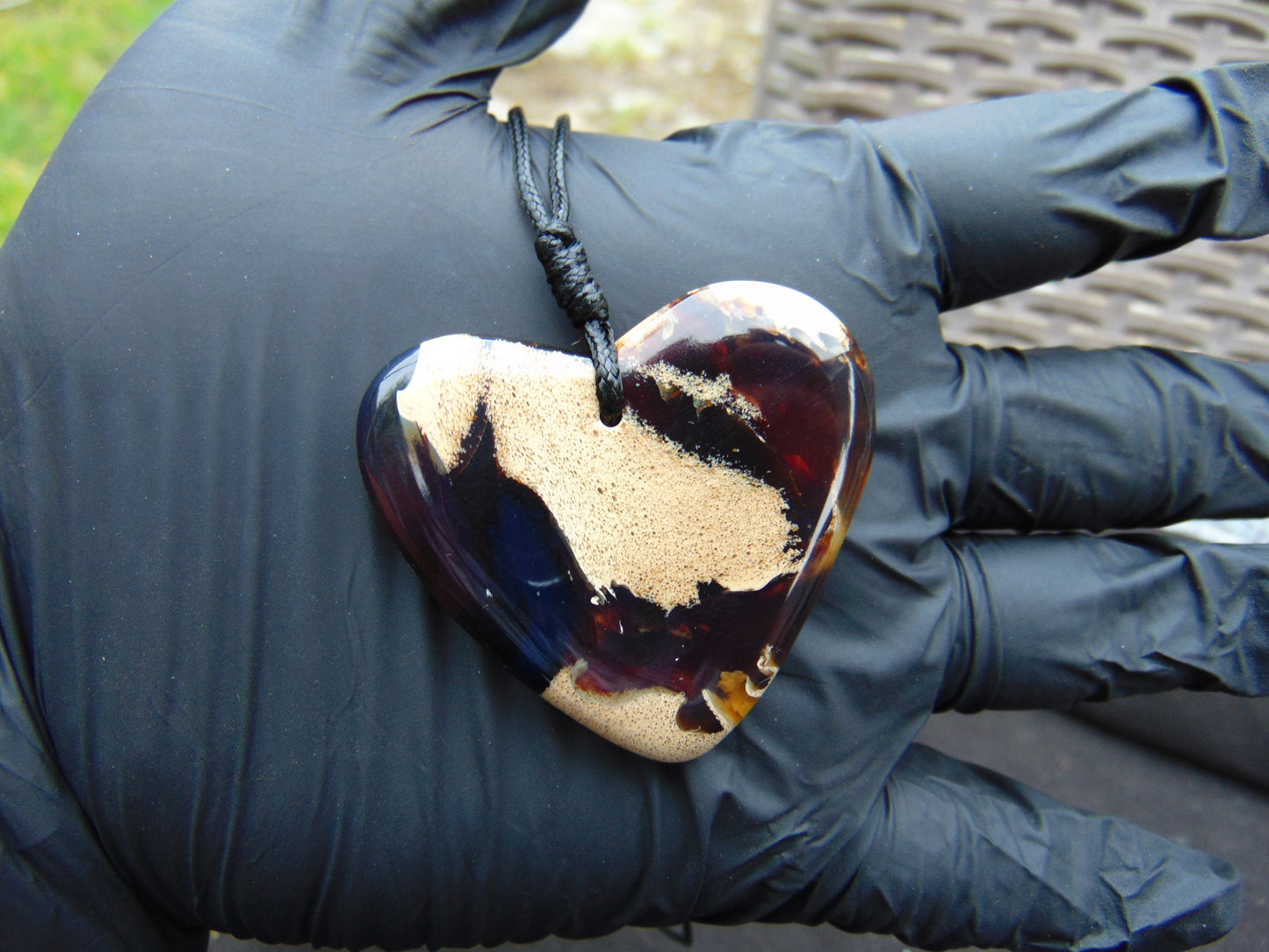 9 gr Heart Pendant Indonesian Amber for Healing 25N212